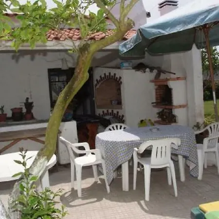 Πανσιόν A Casa Dos Padrinhos Atouguia Da Baleia